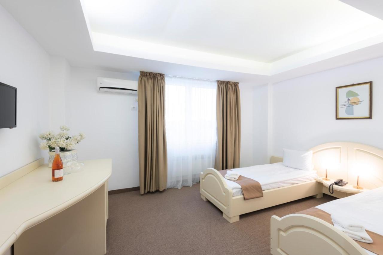 Hotel Randy Констанца Экстерьер фото